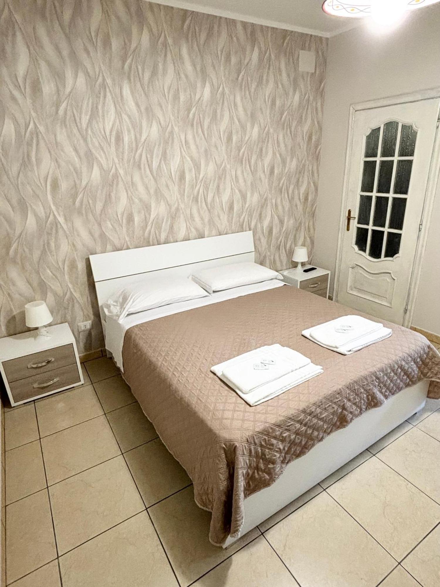 Rooms & Restaurant Il Castagneto Campagna Exterior foto