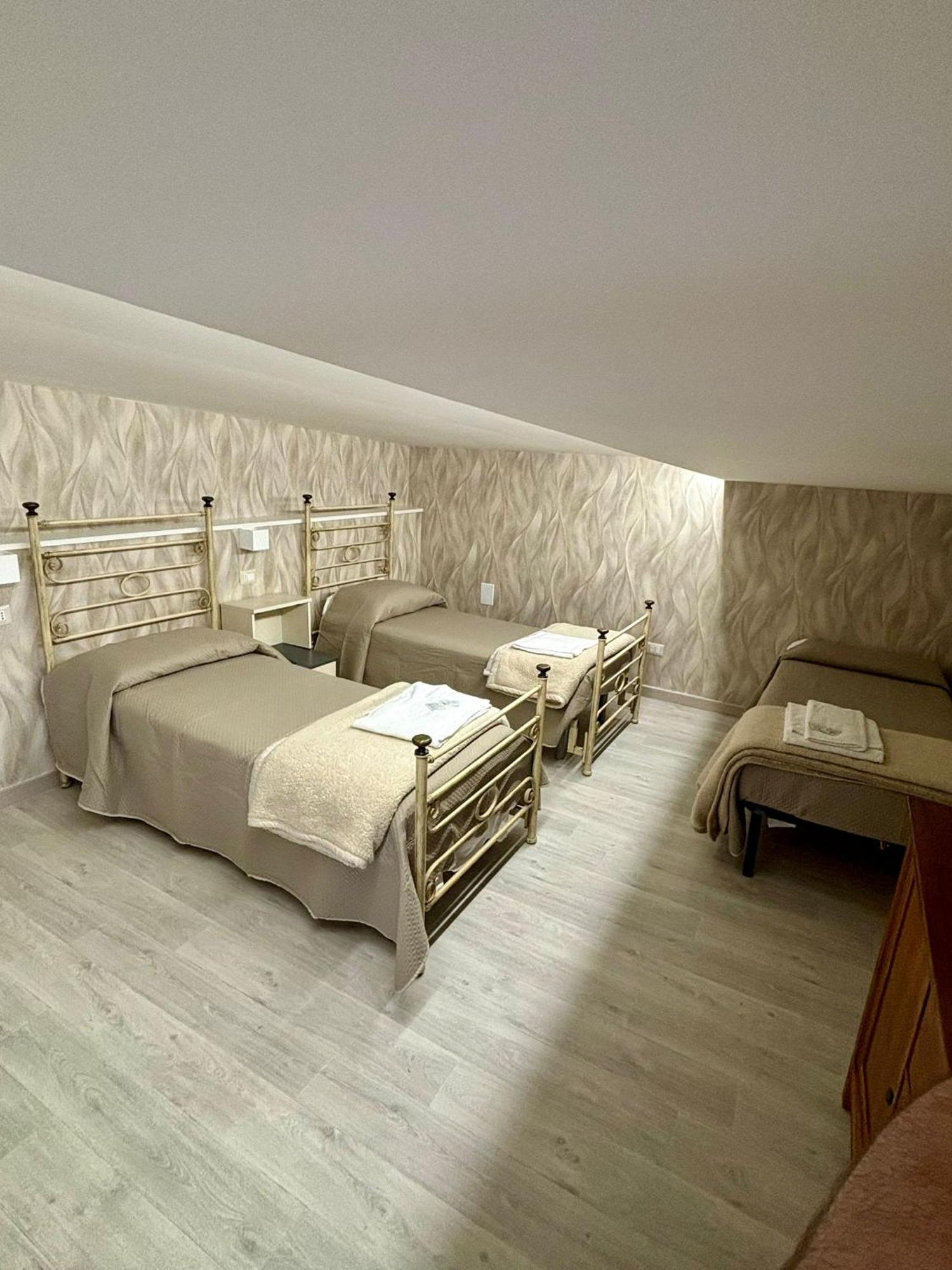 Rooms & Restaurant Il Castagneto Campagna Exterior foto